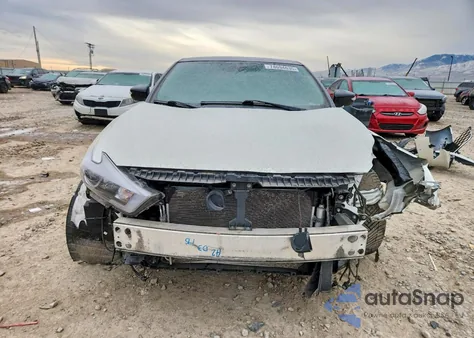 2017 Nissan Maxima z USA, uszkodzony, nr VIN 1N4AA6AP5HC449268